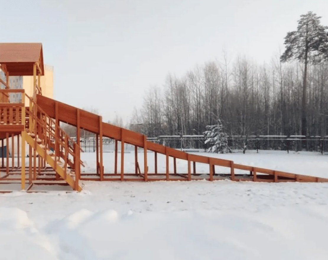 Зимняя деревянная игровая горка TORUDA Север - 11 (скат 11,8 м) - вид 10
